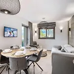 شقة Des Cerisiers - Luxe Et Parking A Le Praz كورشوفيل