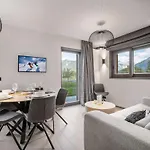 Des Cerisiers - Luxe Et Parking A Le Praz * كورشوفيل